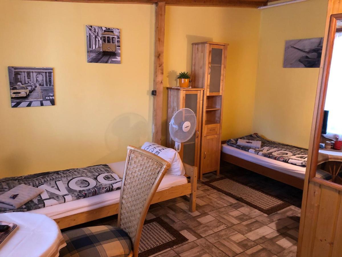 Hotel City Camping& Apartman &Bungalow Győr Exterior foto