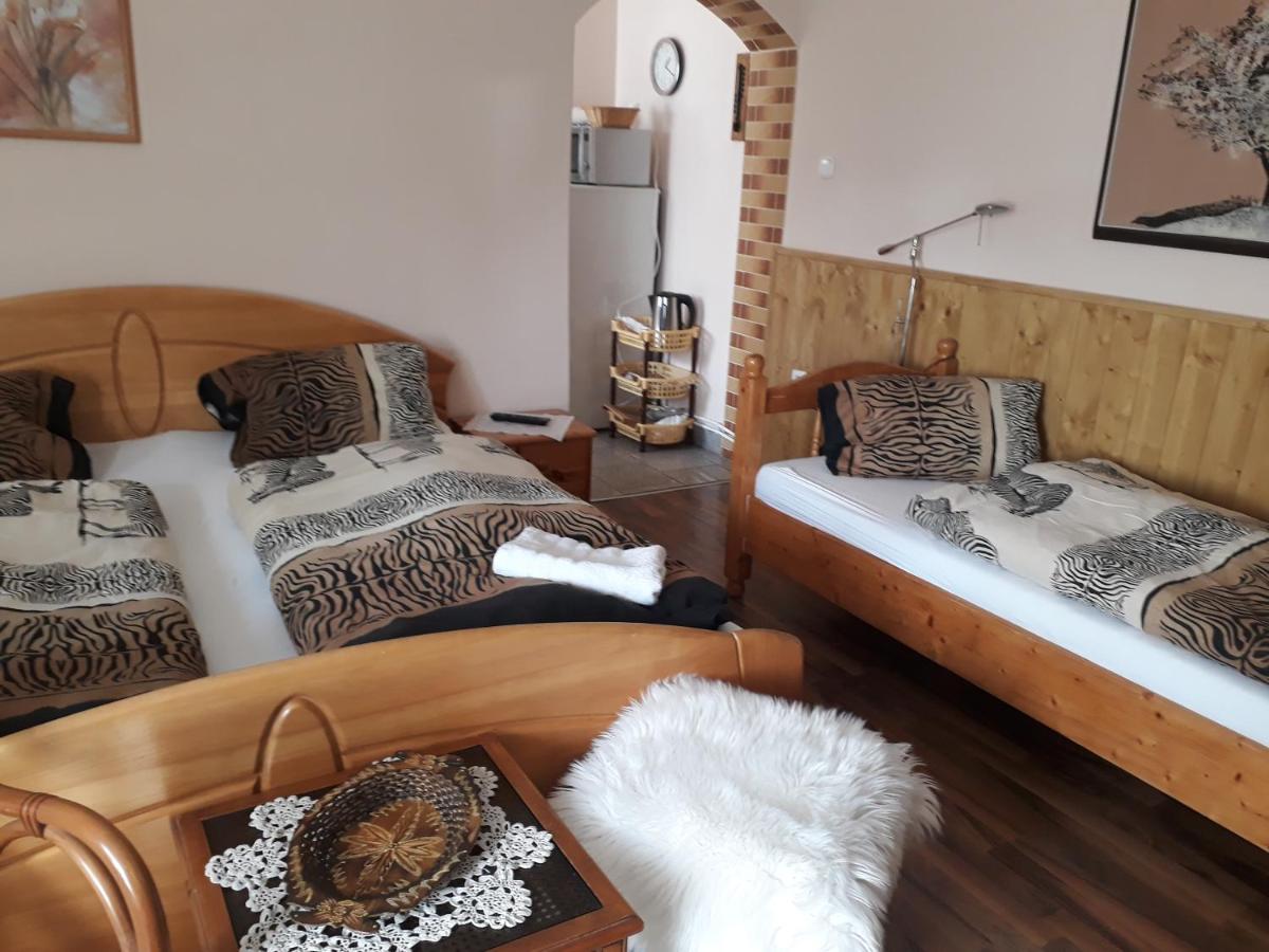 Hotel City Camping& Apartman &Bungalow Győr Exterior foto