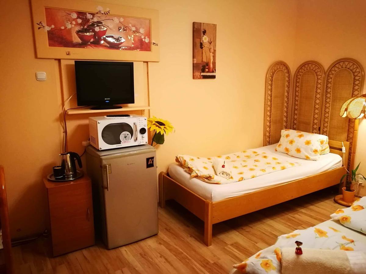 Hotel City Camping& Apartman &Bungalow Győr Exterior foto