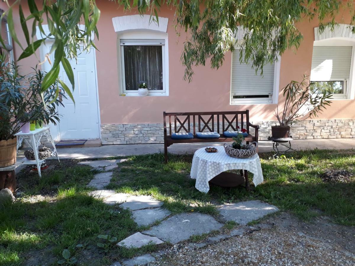 Hotel City Camping& Apartman &Bungalow Győr Exterior foto